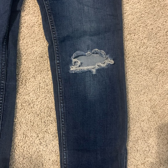 Hollister High Rise Skinny Jeans - Picture 2 of 5